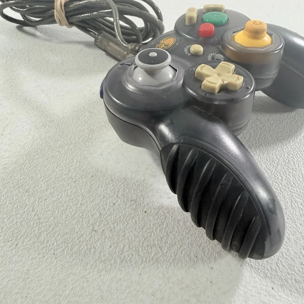 MadCatz GameCube Wired Controller Lot Of 2 MicroCon Model 5626 & 5636 WORKS READ